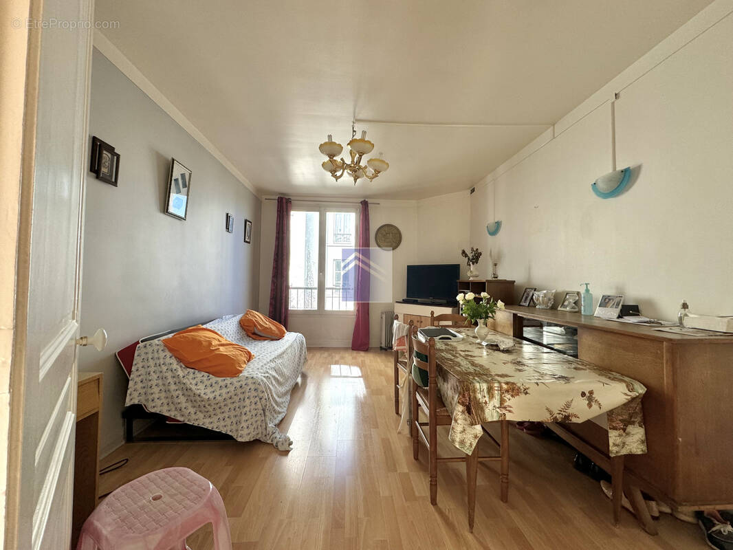 Appartement à PARIS-14E