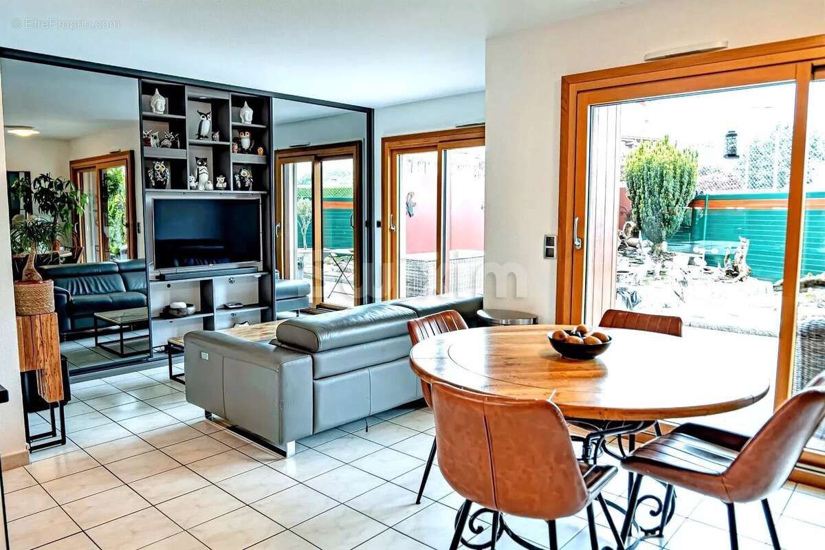 Appartement à DOUVAINE