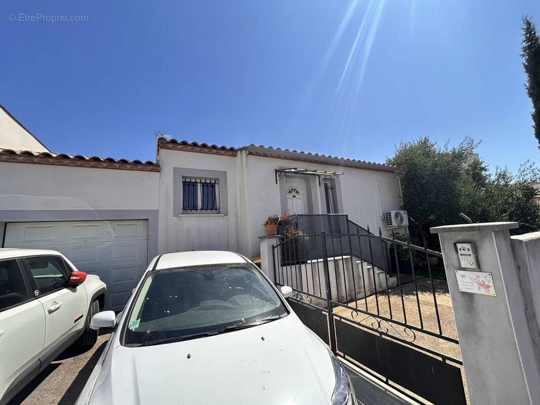 Maison à MILHAUD