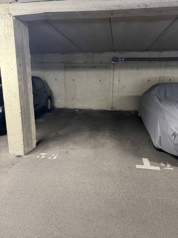Parking à SENE