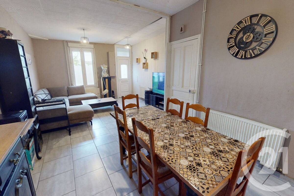 Maison à SAINT-QUENTIN