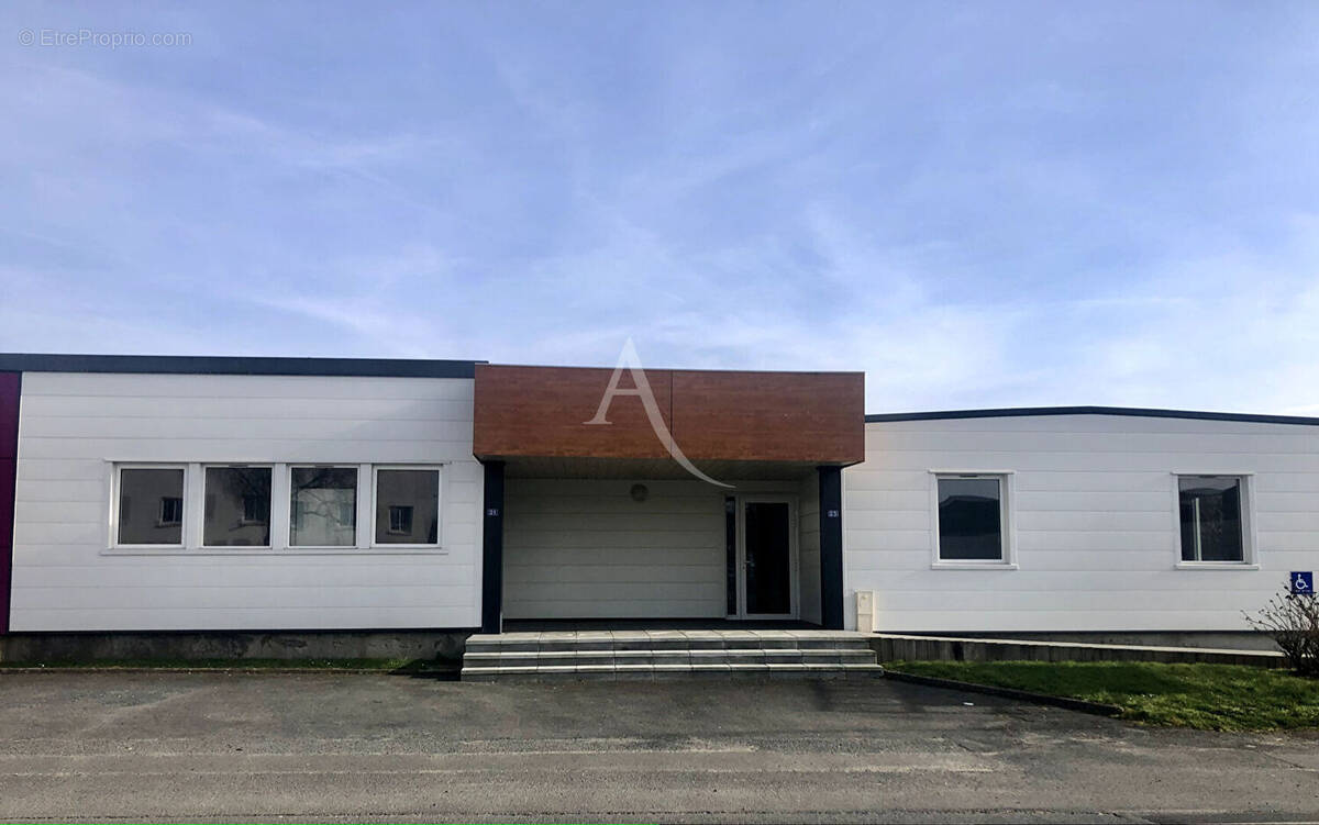 Commerce à MONTAIGU