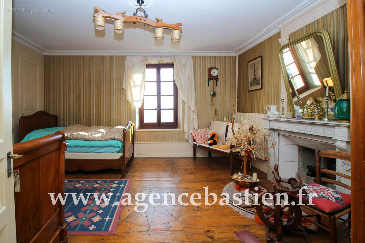 Maison à GRILLY