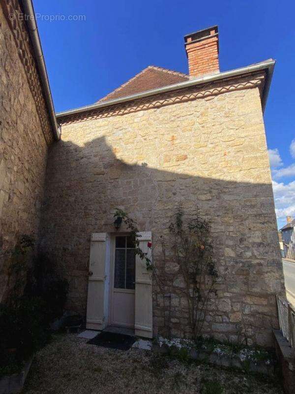 Maison à CHERVEIX-CUBAS