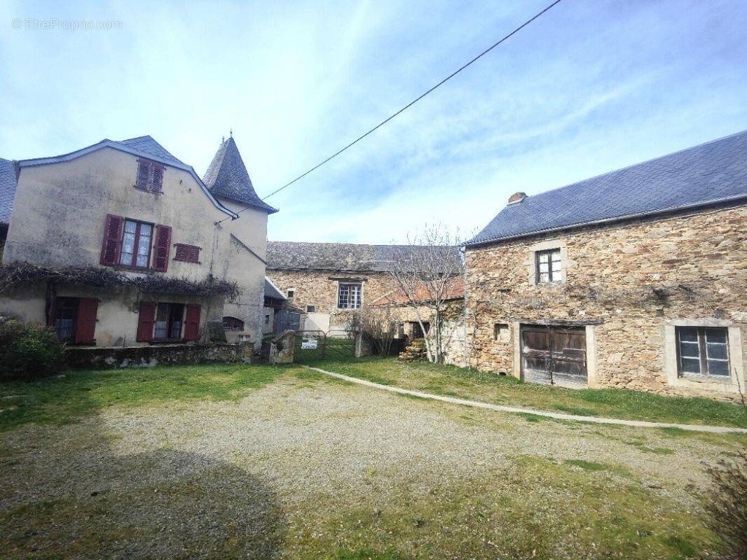 Maison à SAUVETERRE-DE-ROUERGUE