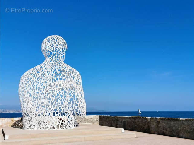 Commerce à ANTIBES