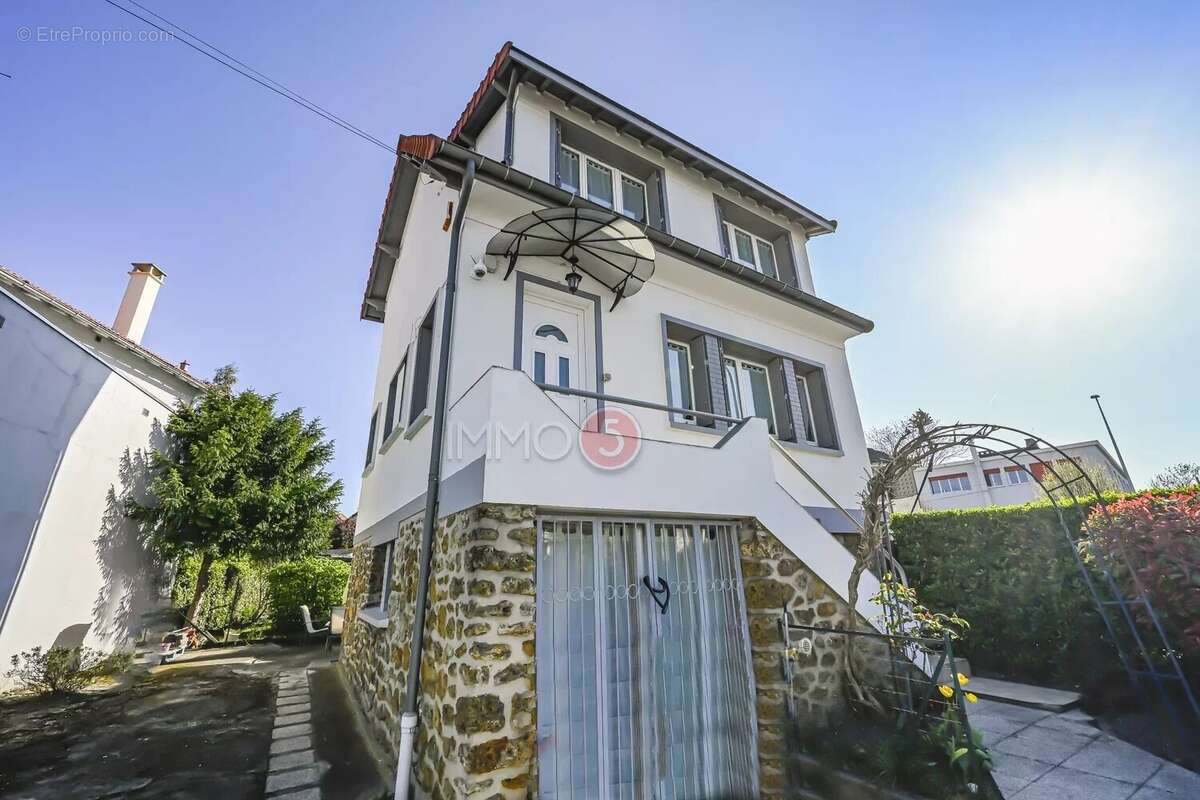 Maison à VILLEMOMBLE