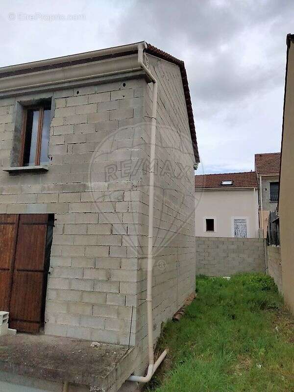 Maison à SARCELLES