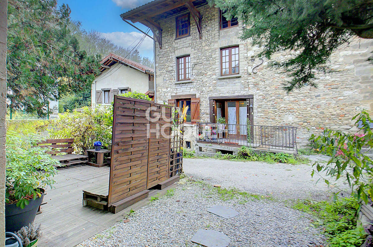 Maison à SAINT-CHEF
