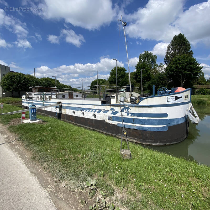 Autre à SAINT-SATUR