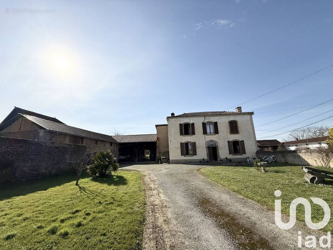 Photo 1 - Maison à POUYASTRUC