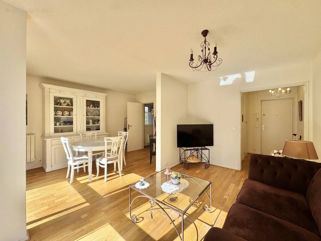 Appartement à VERRIERES-LE-BUISSON