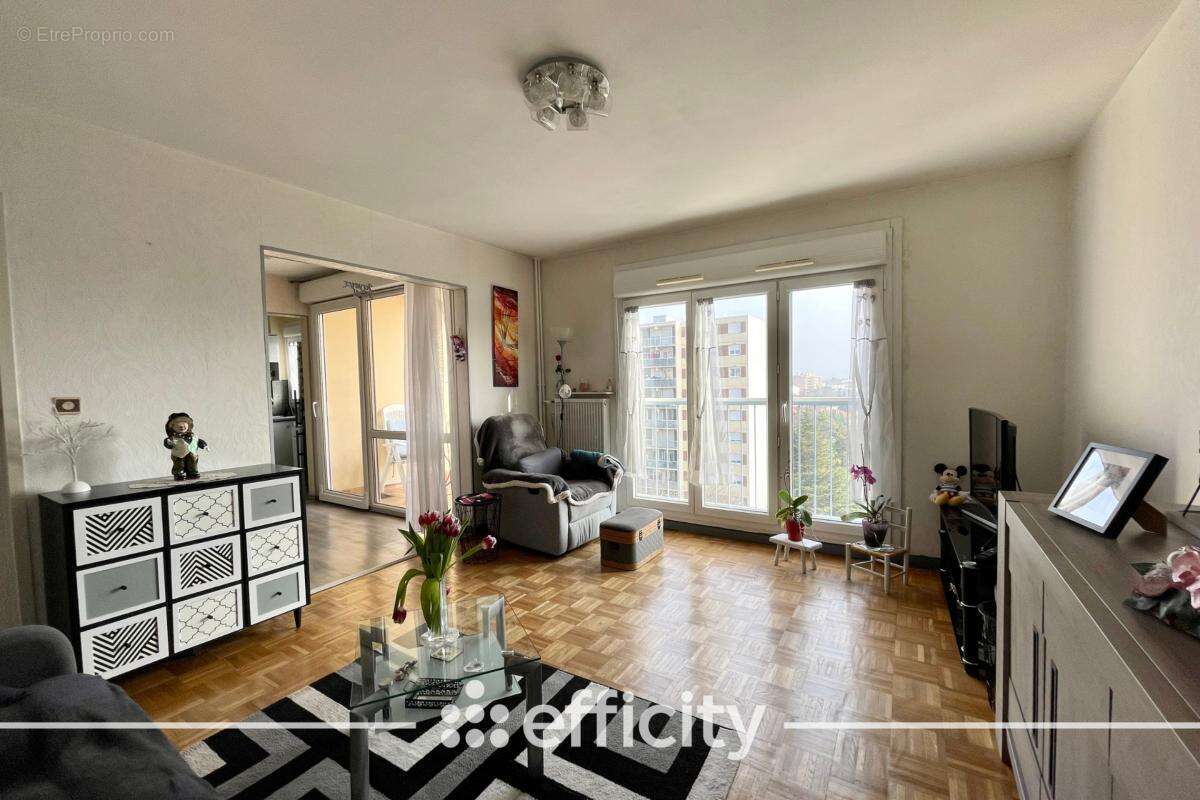 Appartement à VAULX-EN-VELIN