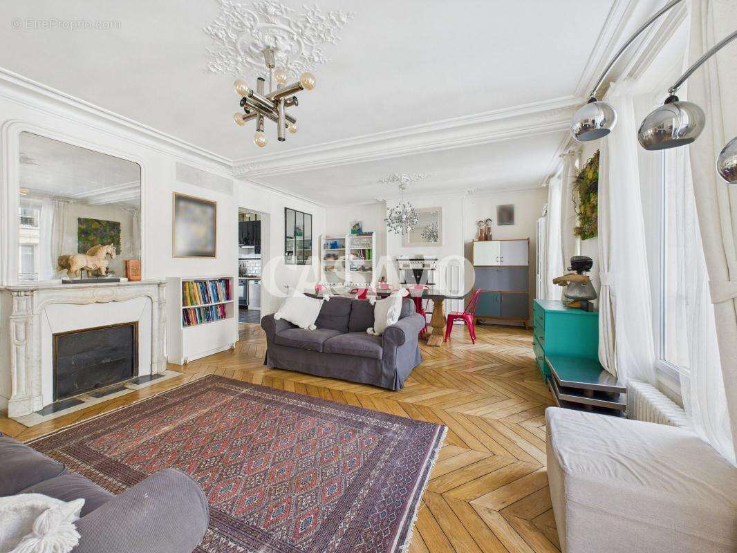 Appartement à PARIS-10E