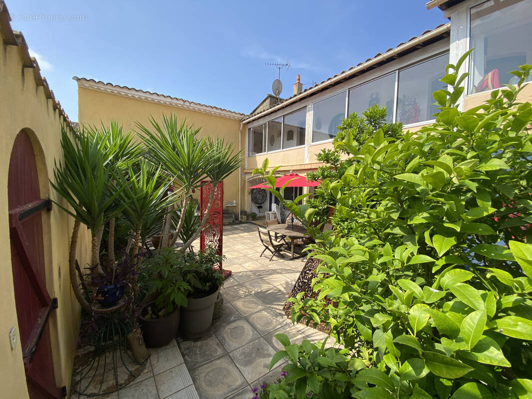Maison à GARONS