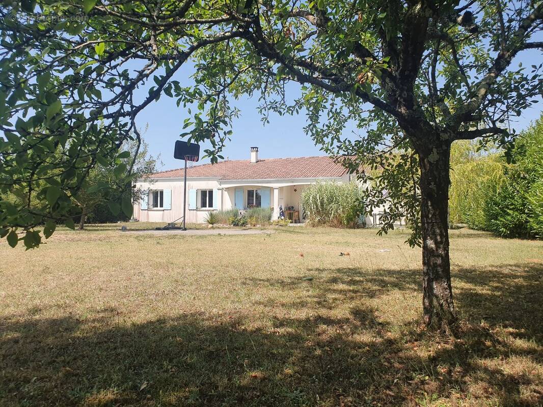 Maison à CORME-ECLUSE