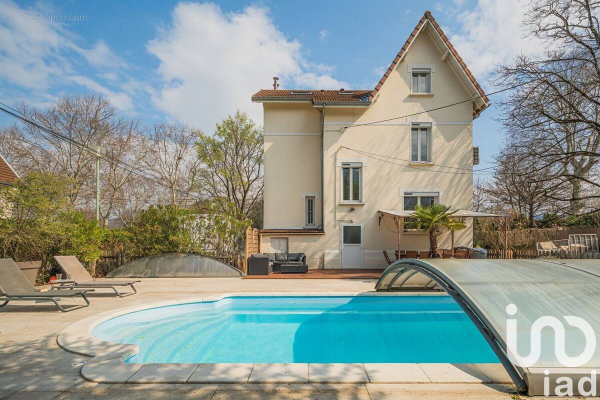 Photo 1 - Maison à LE PONT-DE-CLAIX