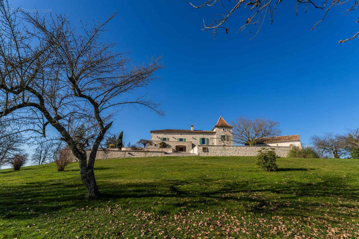 Maison à MONTCUQ