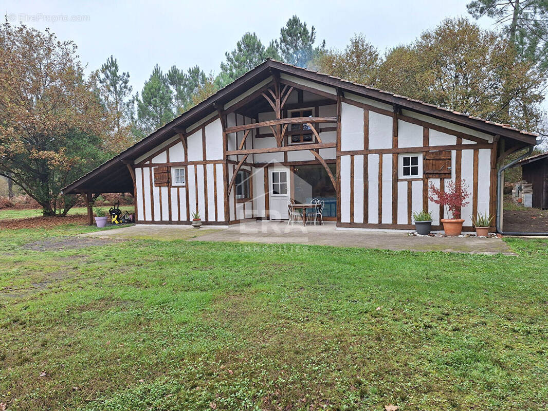 Maison à MOUSTEY