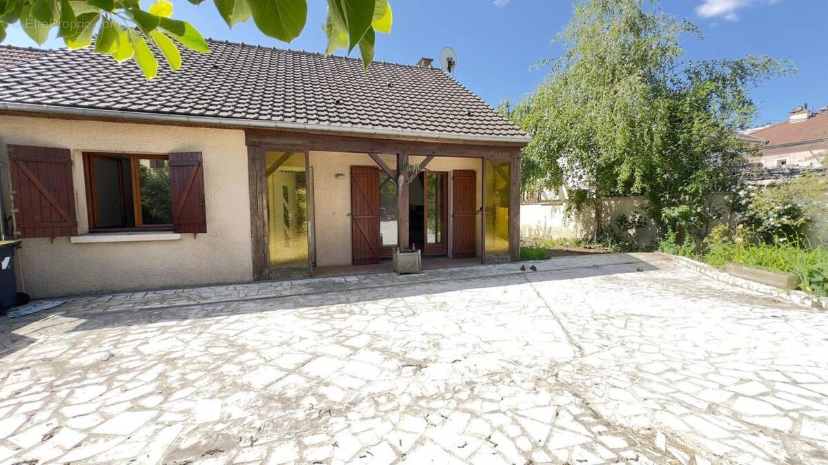 Maison à NEUILLY-SUR-MARNE
