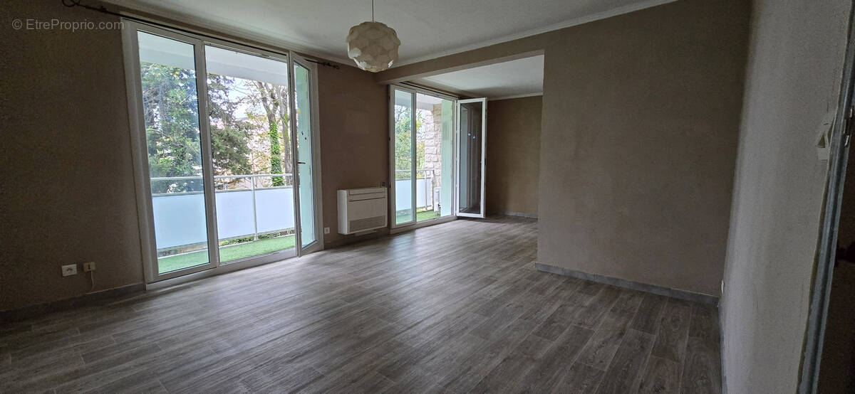 Appartement à MORIERES-LES-AVIGNON