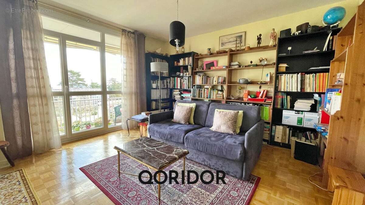 Appartement à SAINT-GENIS-LAVAL