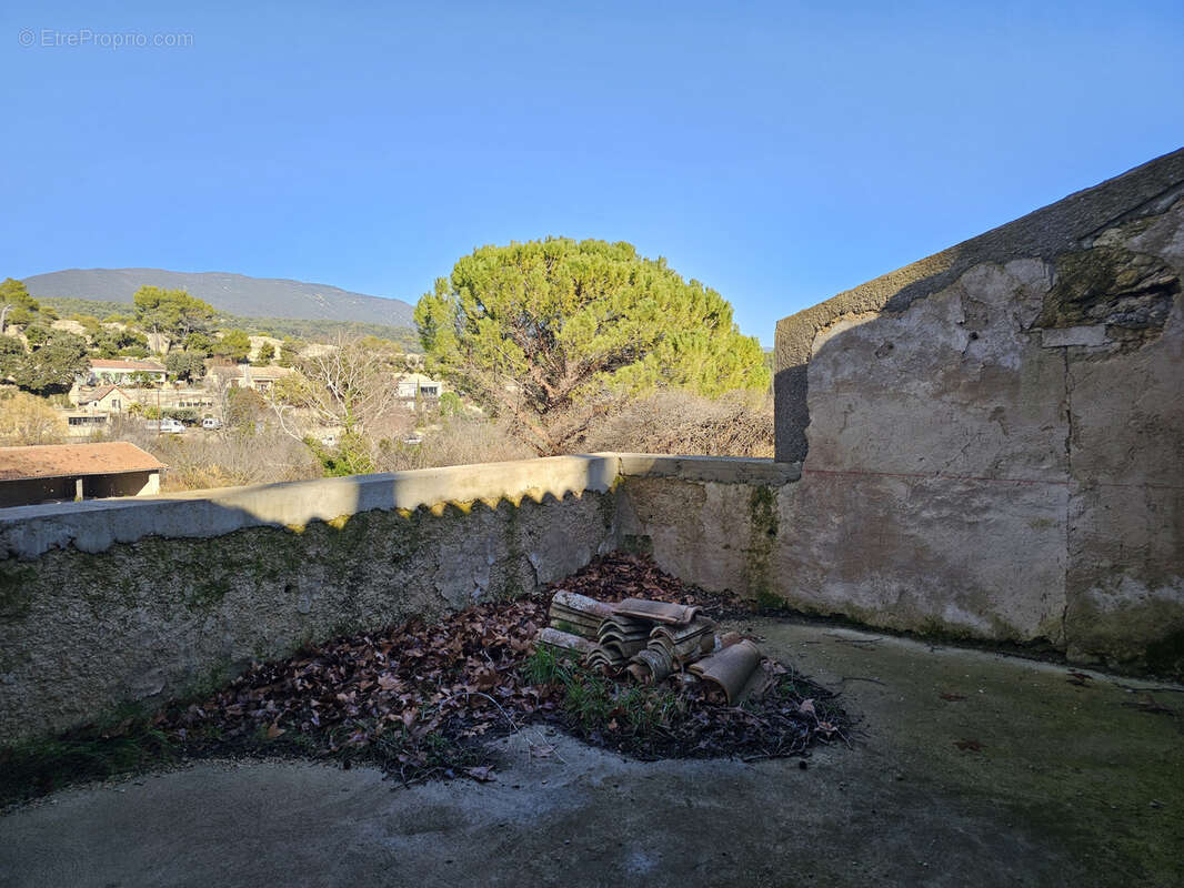 Maison à CUCURON