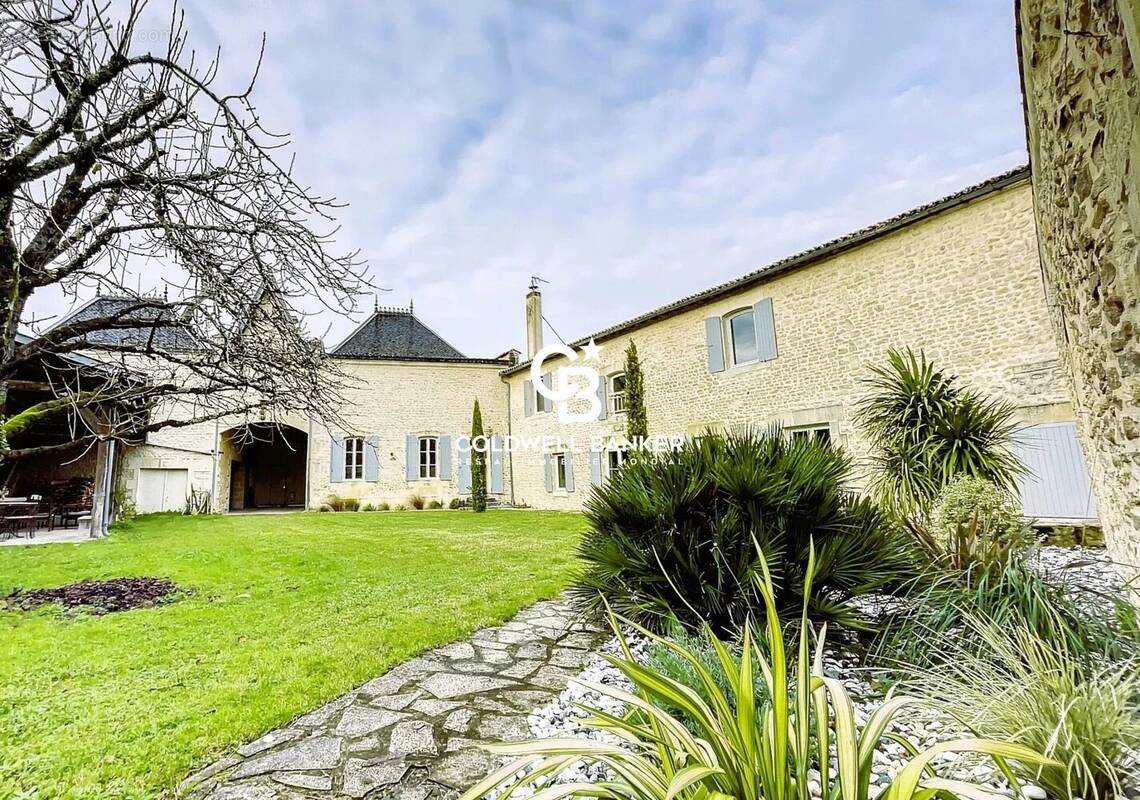 Maison à SAINT-JEAN-D&#039;ANGELY