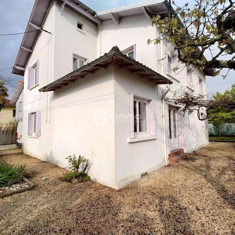 Maison à AUREILHAN
