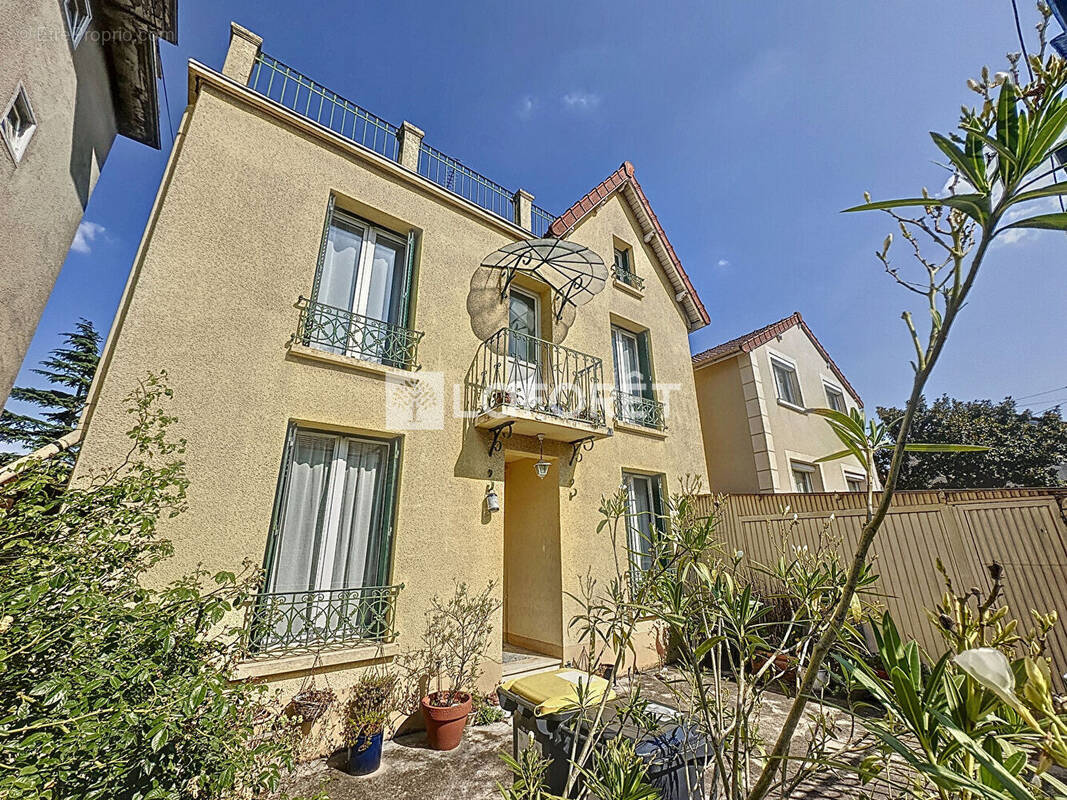 Maison à CHAMPIGNY-SUR-MARNE