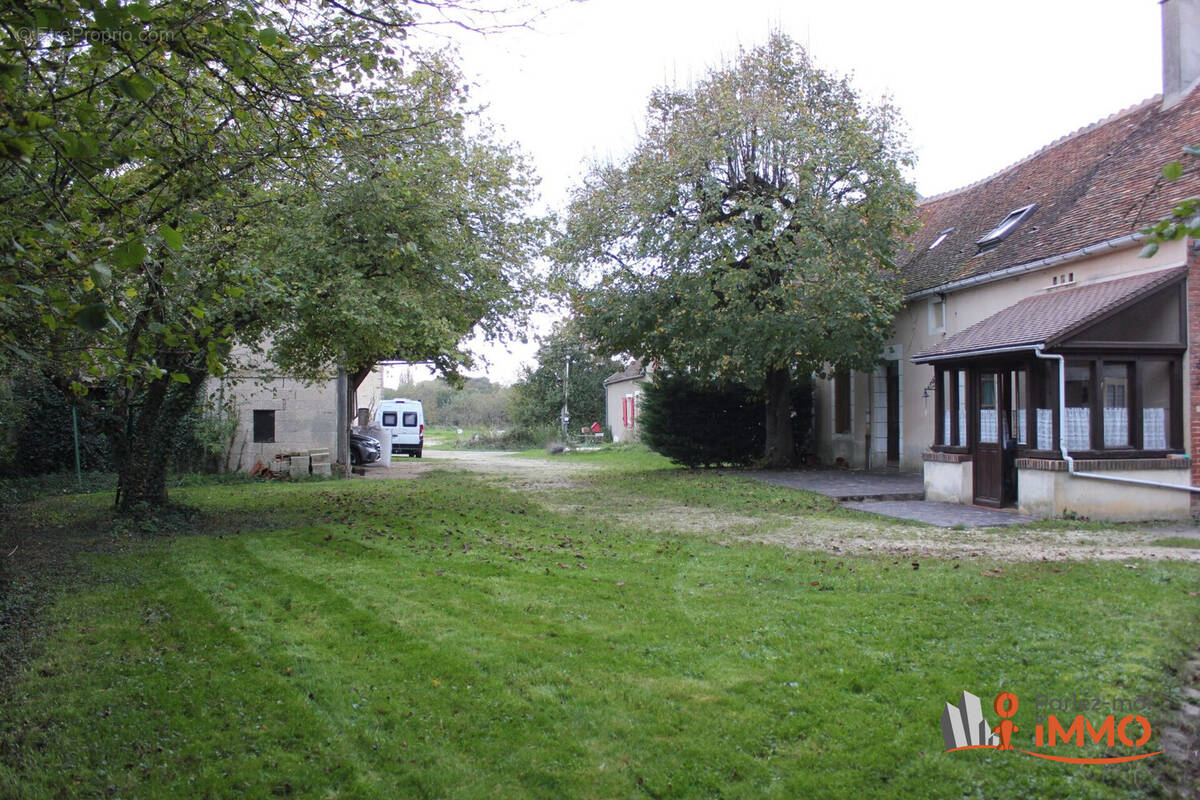Maison à SAINT-SAUVEUR-EN-PUISAYE