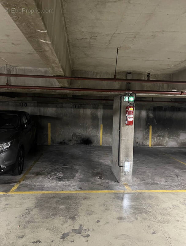 Parking à PARIS-14E