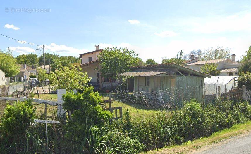 Maison à JAU-DIGNAC-ET-LOIRAC