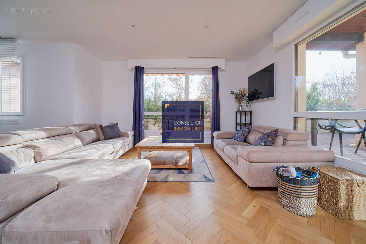 Appartement à SAINT-GENIS-LAVAL