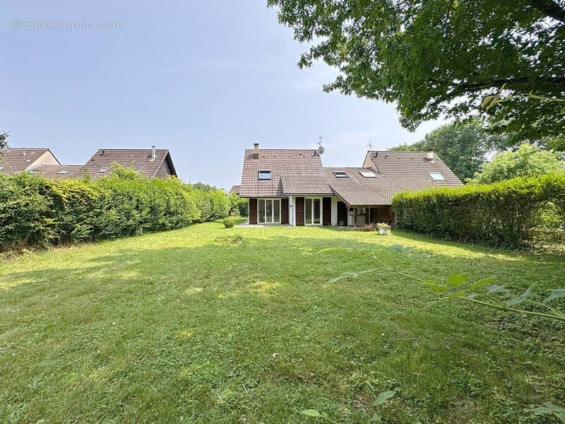Maison à ORNEX