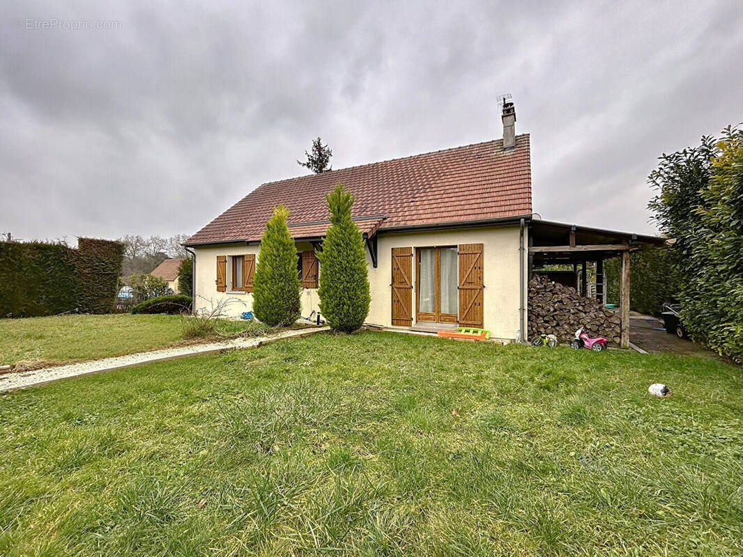 Maison à ETREPAGNY