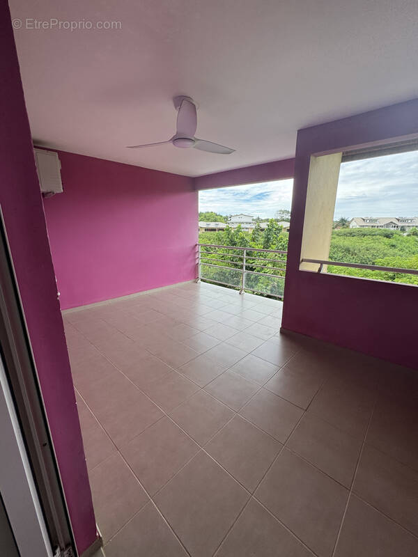 Appartement à REMIRE-MONTJOLY
