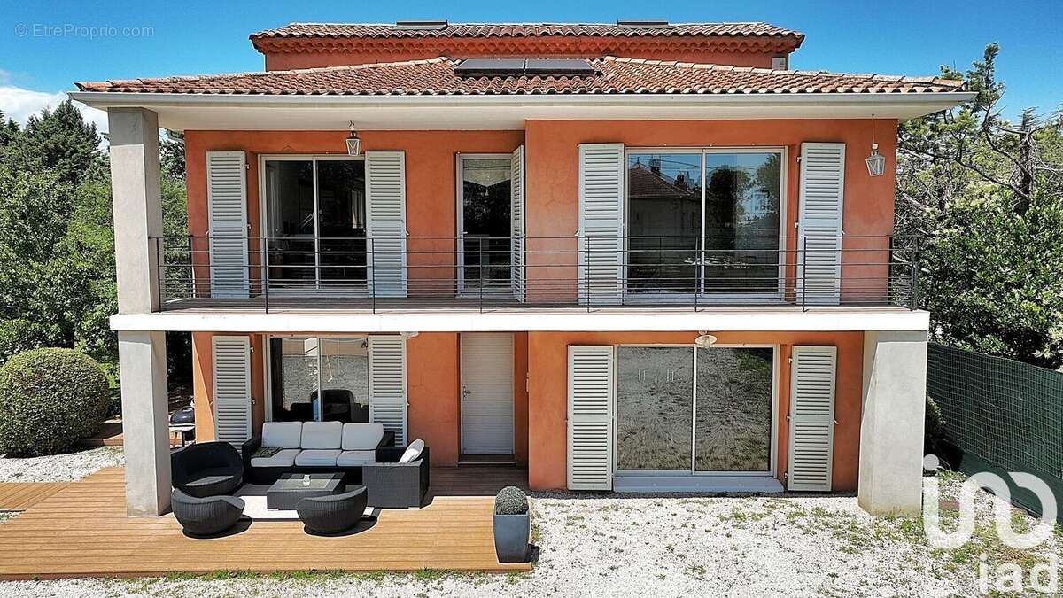 Photo 5 - Maison à ENTRAIGUES-SUR-LA-SORGUE