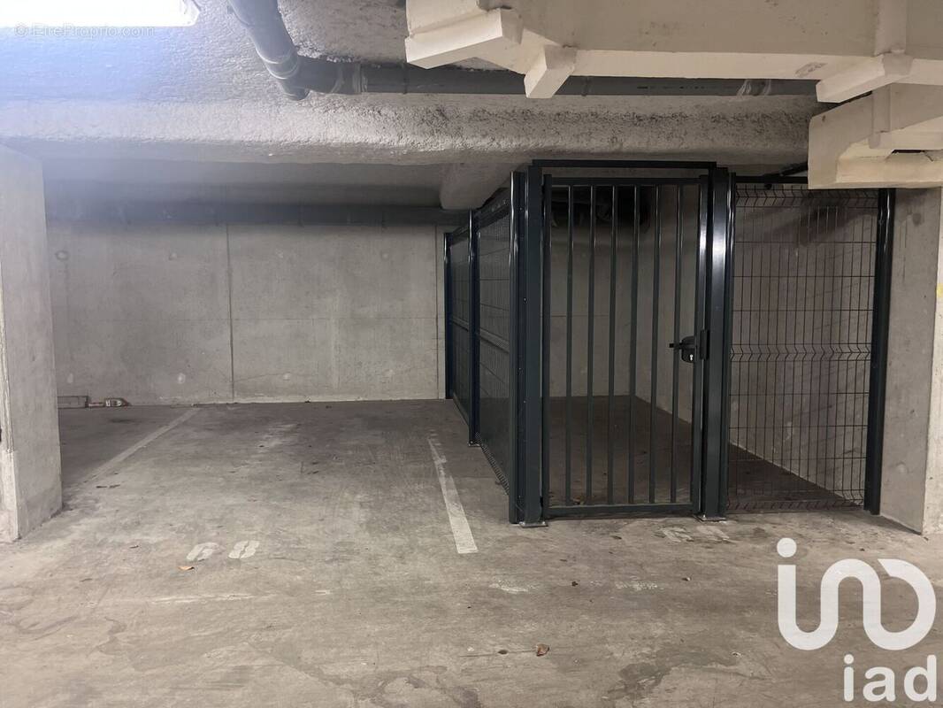 Photo 1 - Parking à CHAMBRAY-LES-TOURS