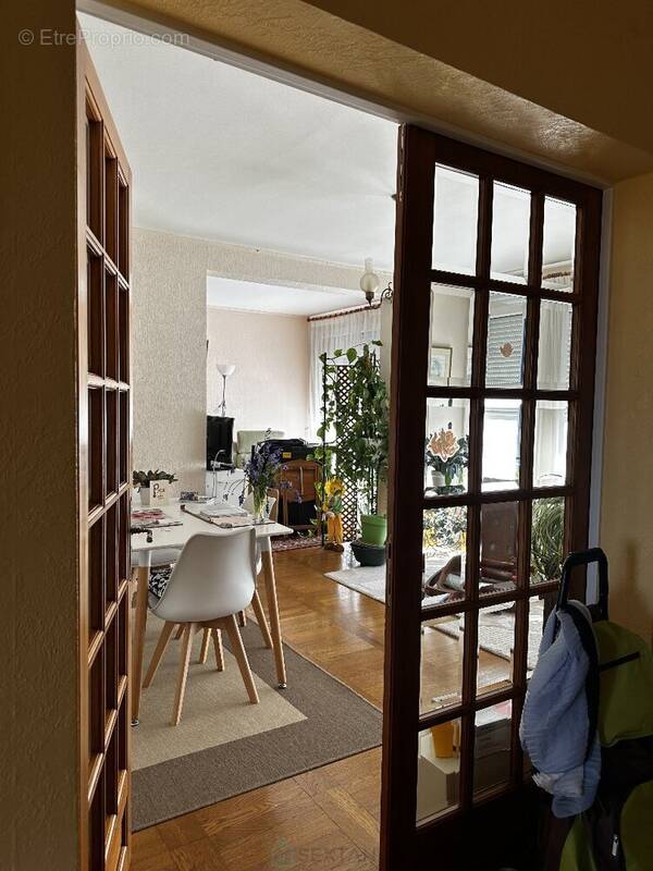 Appartement à MONT-SAINT-AIGNAN