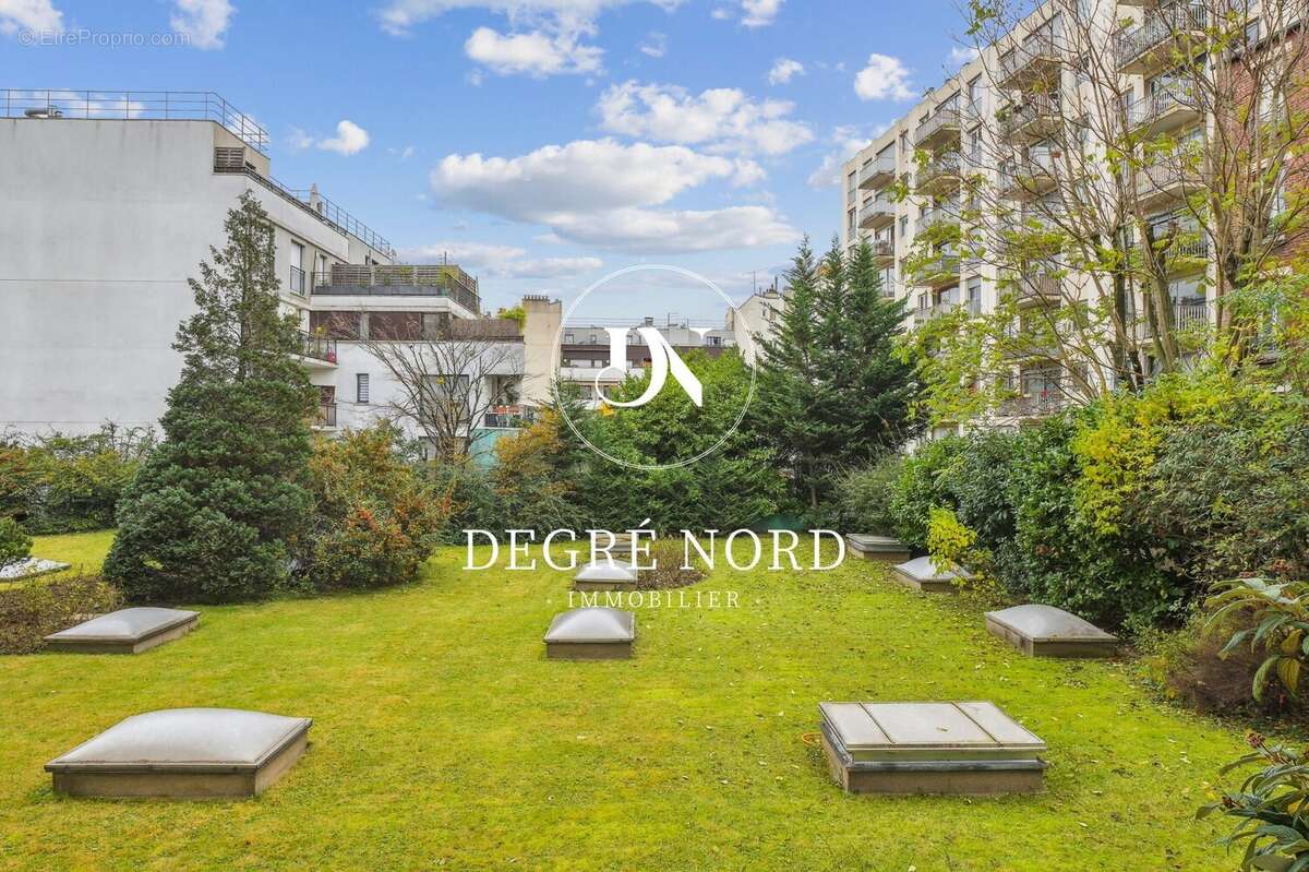 Appartement à PARIS-18E