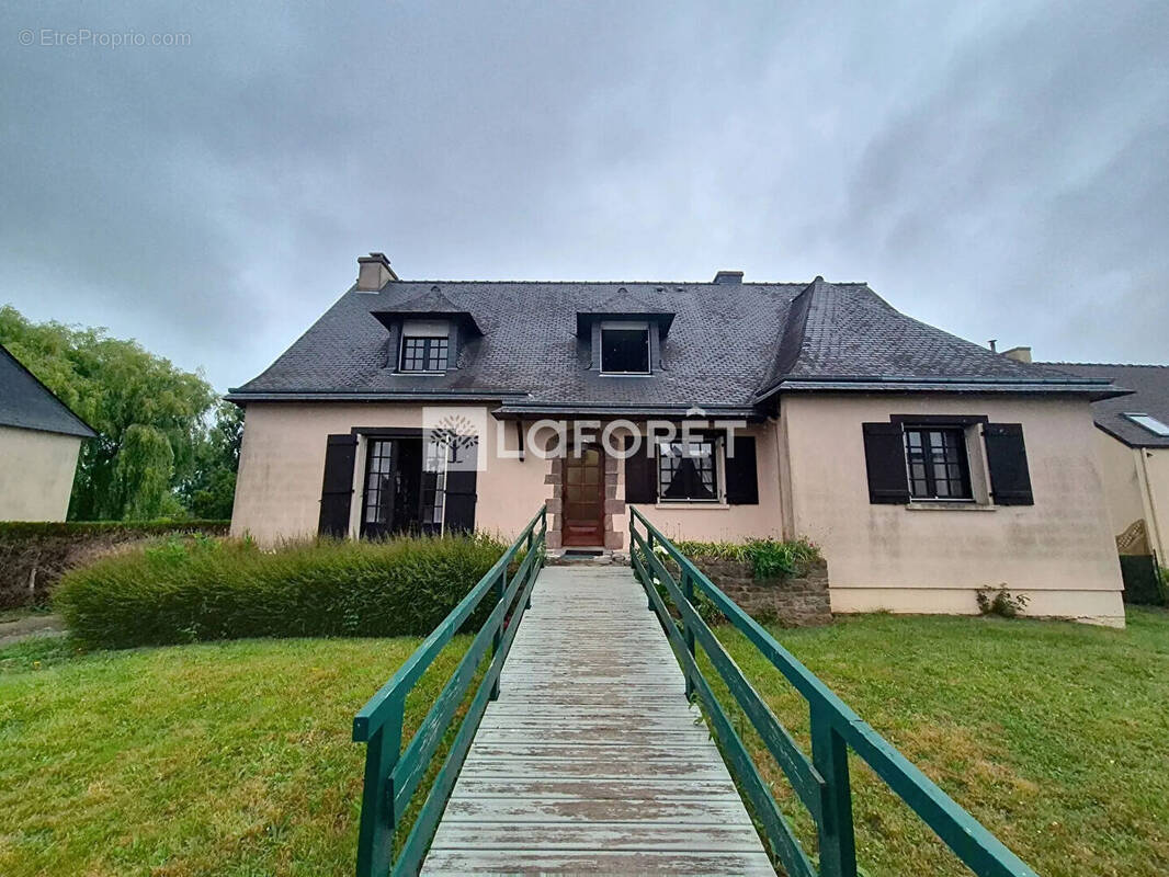 Maison à PLELAN-LE-GRAND