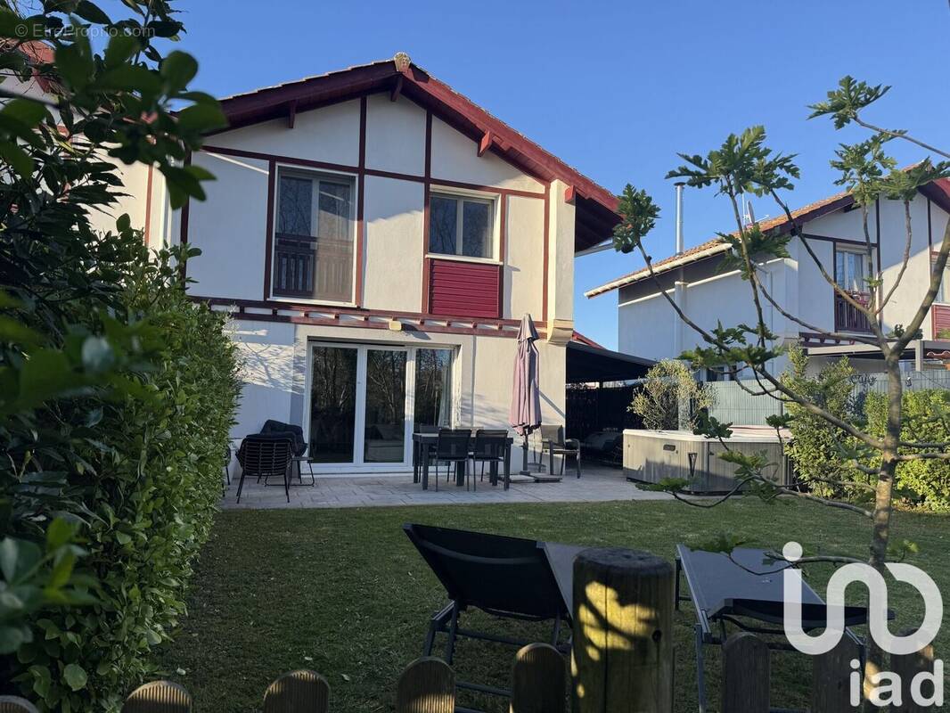 Photo 1 - Maison à URCUIT