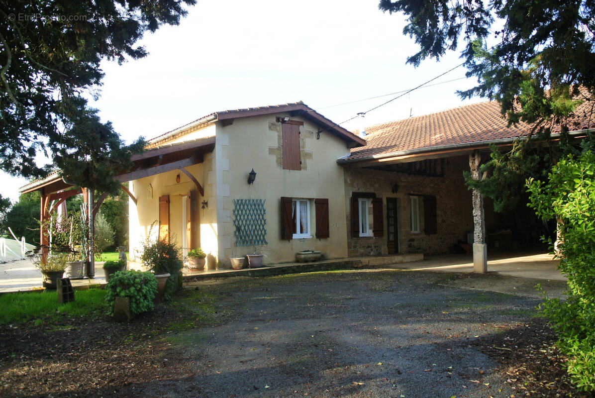 Maison à SAINTE-BAZEILLE