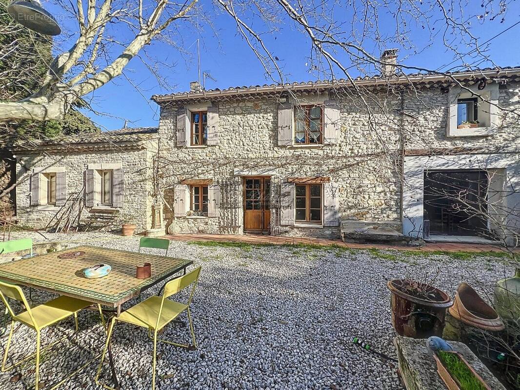 Maison à L&#039;ISLE-SUR-LA-SORGUE
