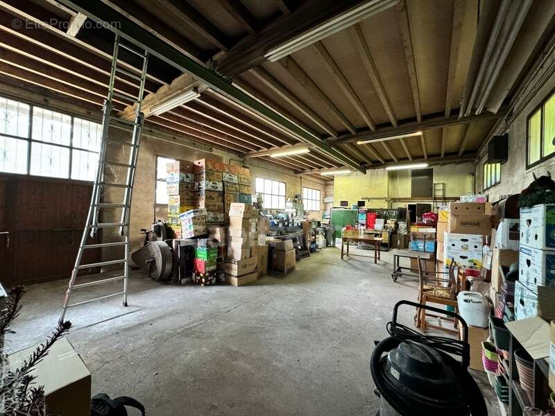 Commerce à VILLAZ