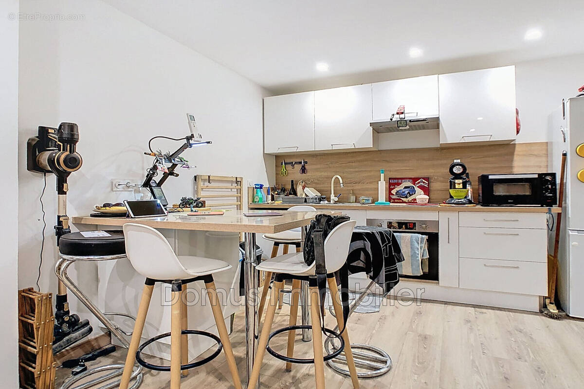 Appartement à ENTRAIGUES-SUR-LA-SORGUE