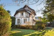 Photo 1 - Maison à SAINT-MAUR-DES-FOSSES