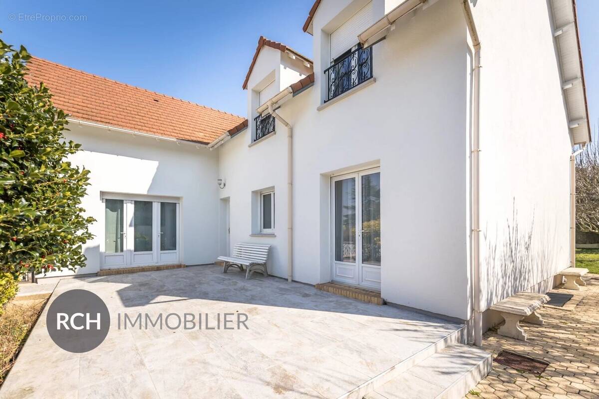 Maison à PLAISIR