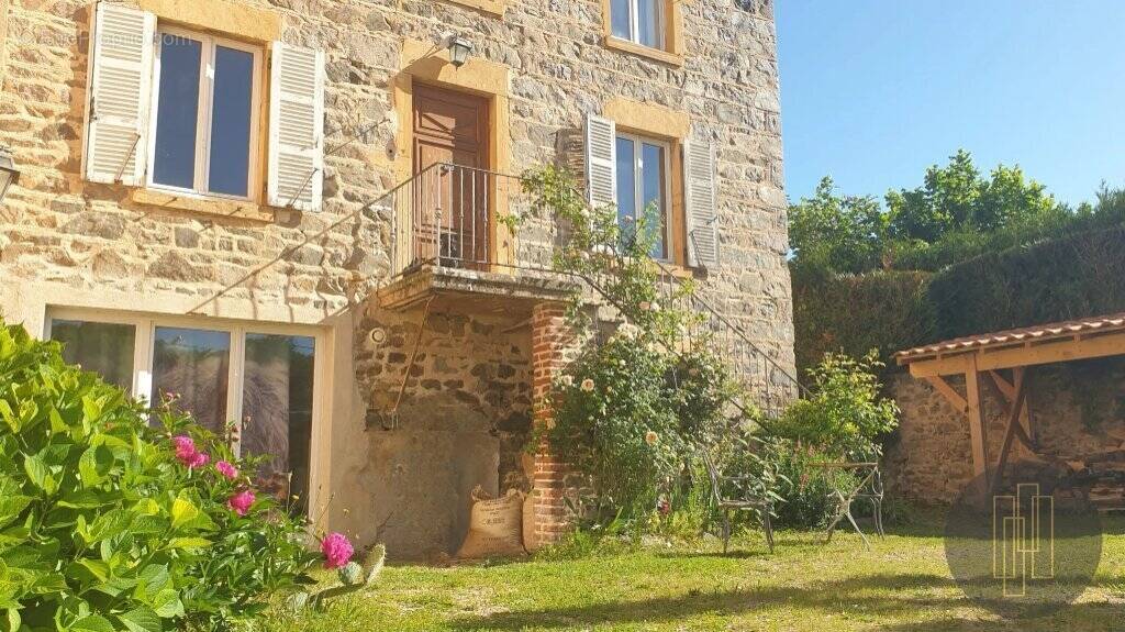 Maison à LE PERREON